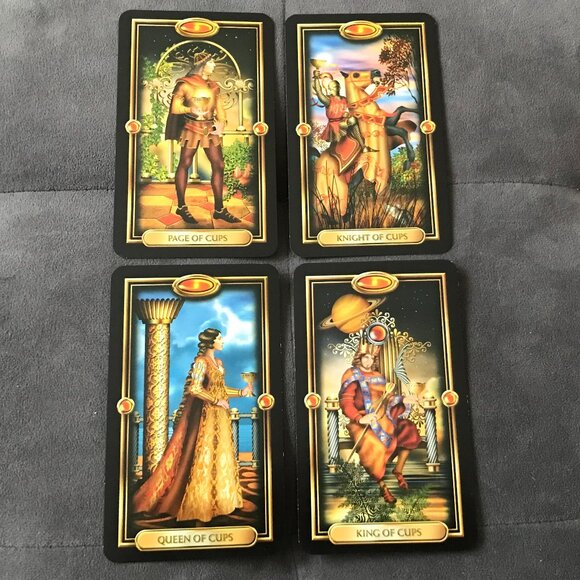 Easy Tarot Kit featuring Gilded Tarot Ciro Marchetti & Spread Sheet - Picture 7 of 11